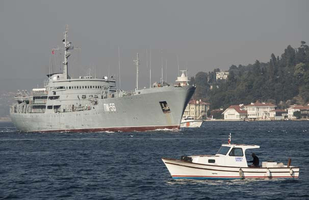 Rus gemisi İstanbul Boğazı'ndan geçti - Resim: 2