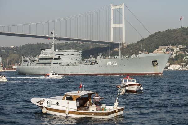 Rus gemisi İstanbul Boğazı'ndan geçti - Resim: 4