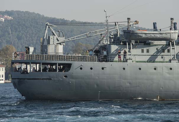 Rus gemisi İstanbul Boğazı'ndan geçti