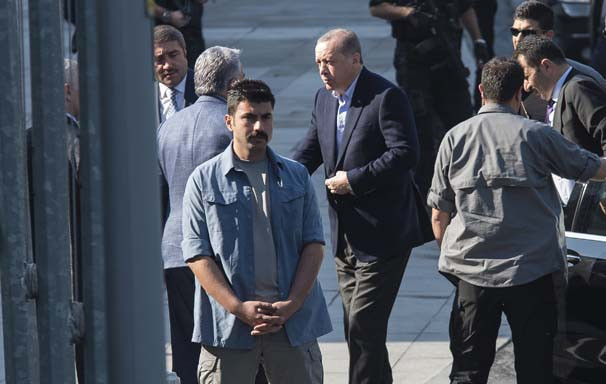 İstanbul'da kritik zirve ! AK Parti toplandı...