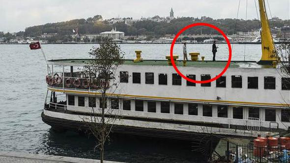 İstanbul'da bir vapur kaptanı böyle görüntülendi