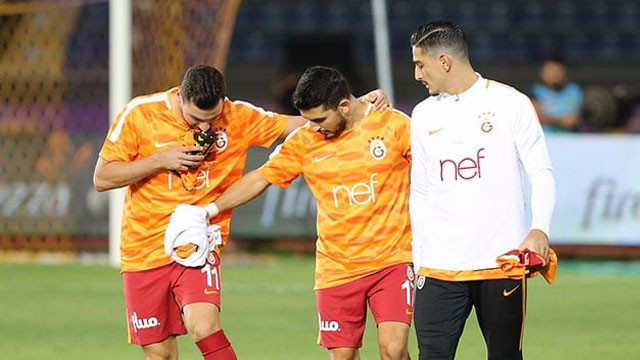 Galatasaray'da 5 futbolcu ile yollar ayrılıyor !