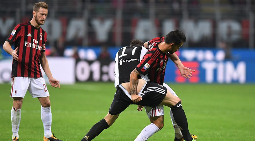 Mario Mandzukic’in zor anları ! Şortu indi...