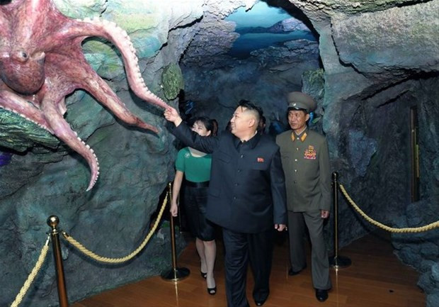 Kim Jong-Un'un merak edilen hayatı