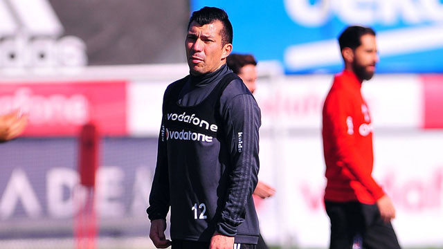 Gary Medel Şenol Güneş'ten özür diledi