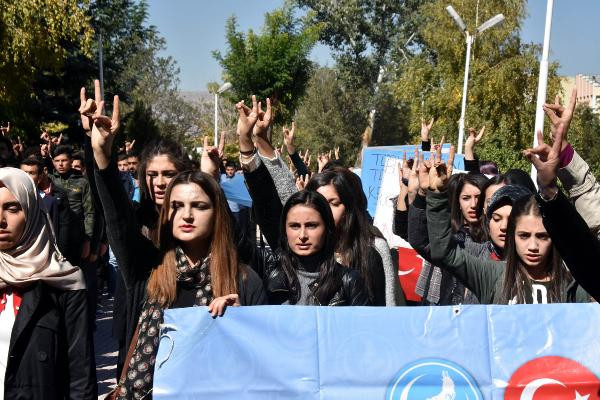 Sivas'ta Ülkücü öğrencilerden protesto