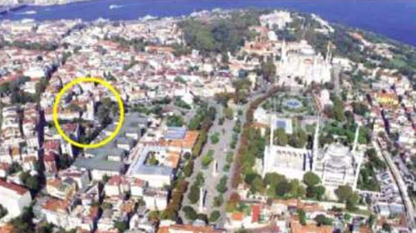 İstanbul'da bir binanın bodrumundan ''saray'' çıktı
