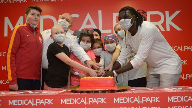 Gomis'ten lösemili çocuklara sürpriz !