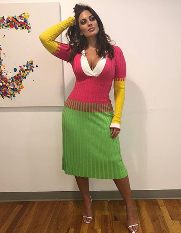 Ashley Graham sosyal medyayı yine salladı