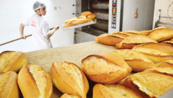 Ekmekte israfı önlemek için ekmeğin gramajı düşürülüyor
