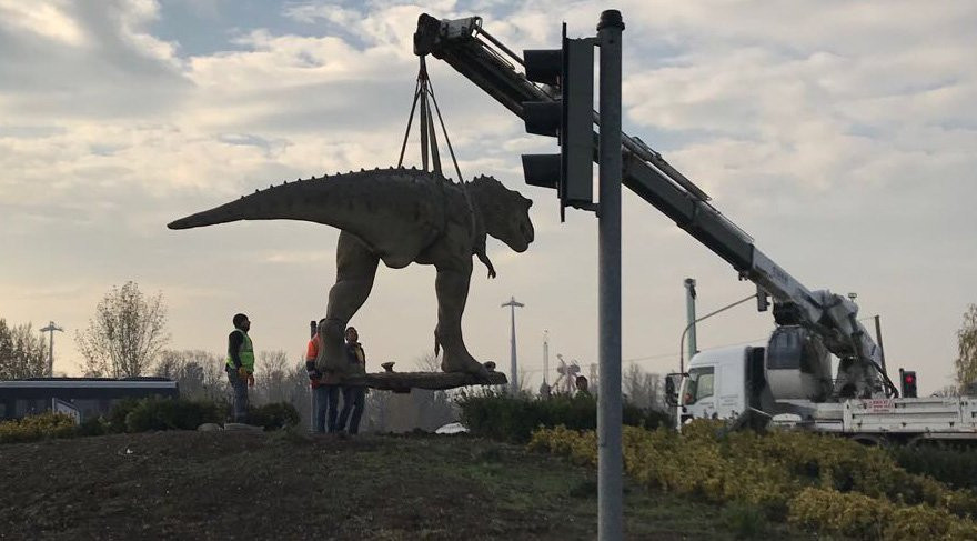 Ankara'da Melih Gökçek’in dinozorları da söküldü