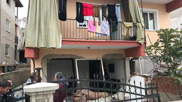 Sabahın ilk saatlerin korkunç patlama; evin duvarları yıkıldı !
