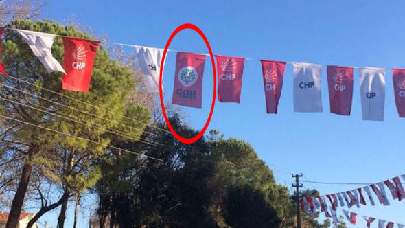 HDP ile CHP bayrakları olay olmuştu... Emniyet'ten açıklama
