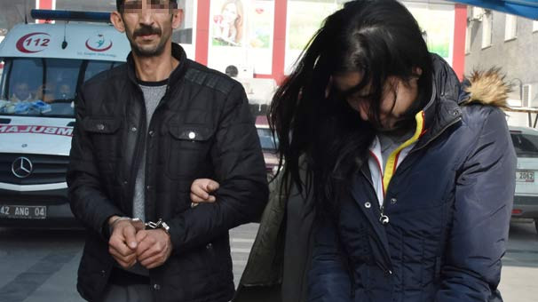 Sütyeninden çıktı !