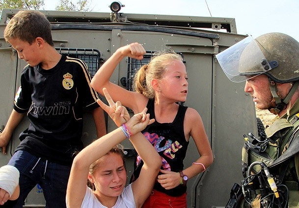 Filistin'de ''Cesaret Ödülü''nü alan küçük kız gözaltında