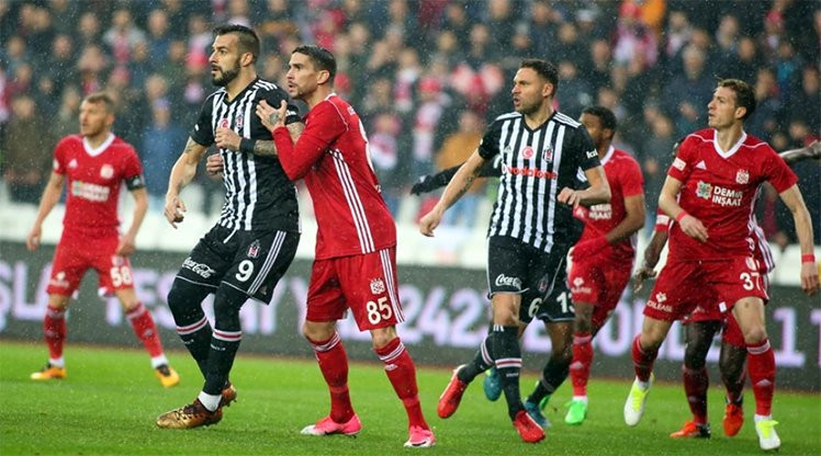 Sivasspor - Beşiktaş: 2-1