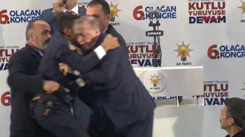 Erdoğan'a sarılmaya çalışan kişinin kim olduğu ortaya çıktı