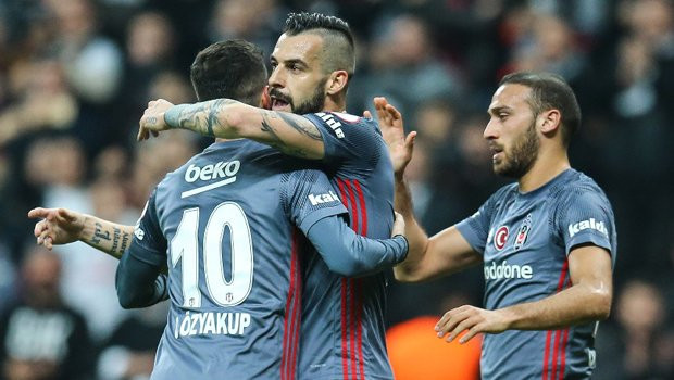 Beşiktaş çeyrek finale göz kırptı