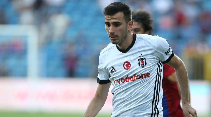 Oğuzhan Özyakup’un futbol sahasına verildi