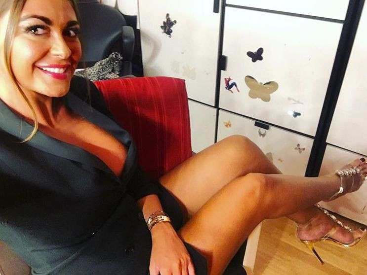 Güzel spiker Instagram'ı salladı