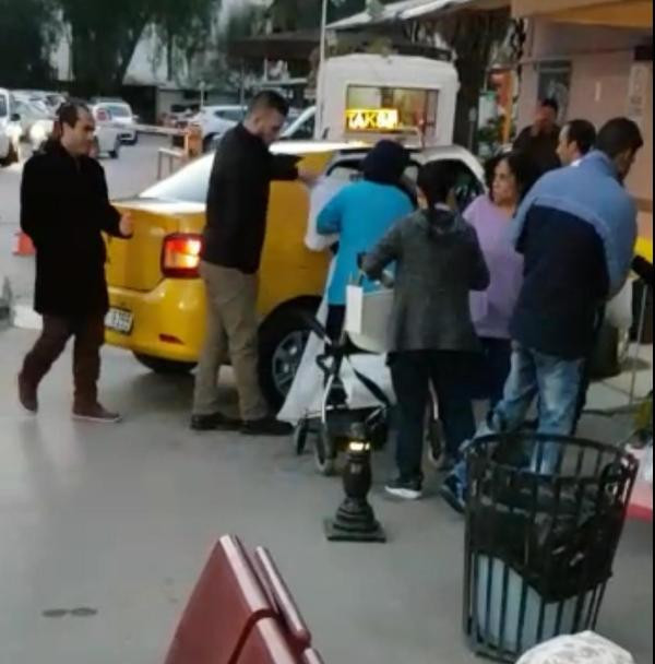 İzmir'de şaşırtan olay ! Peş peşe takside doğum yaptılar