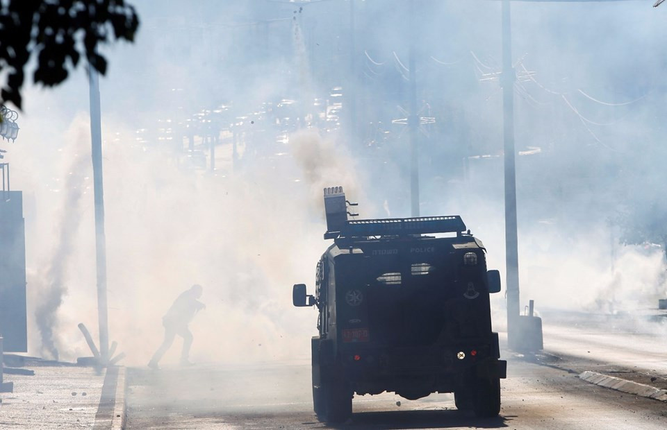 Kudüs savaş alanına döndü ! İsrail polisinden müdahale
