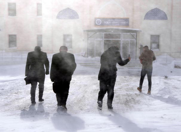 Sibirya değil, Türkiye ! Soğuktan insanların yüzleri bile dondu