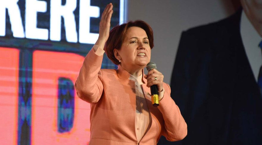 Meral Akşener son referandum anketini canlı yayında açıkladı