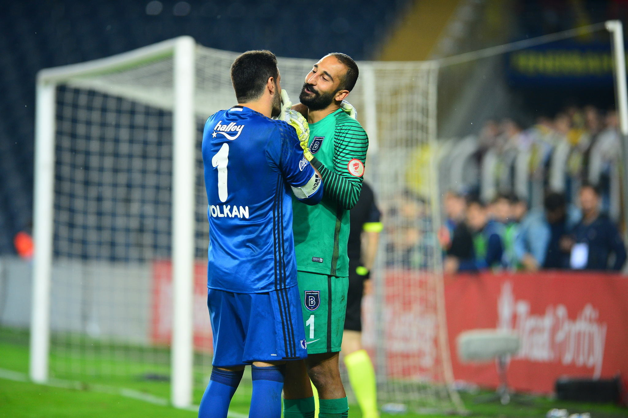 Fenerbahçe - Medipol Başakşehir maçı sosyal medya yorumları