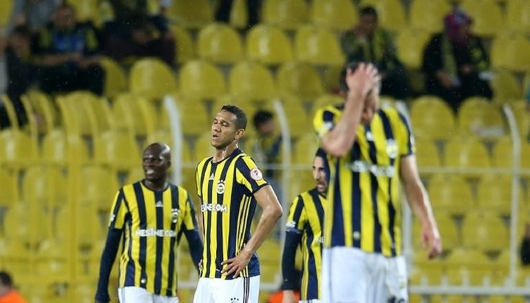 Fenerbahçe yönetiminden şok karar ! Yollar ayrılıyor...