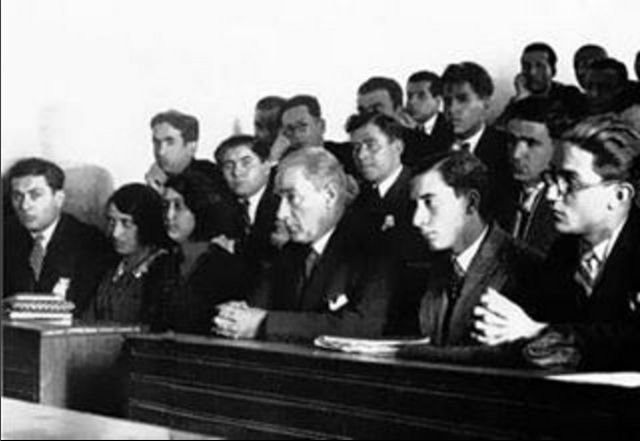 Ünlülerin 19 Mayıs paylaşımları