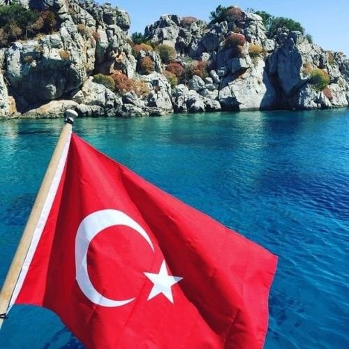 Ünlülerin 19 Mayıs paylaşımları