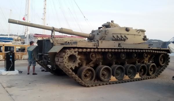 Bu tank dalış turizmi için batırılacak