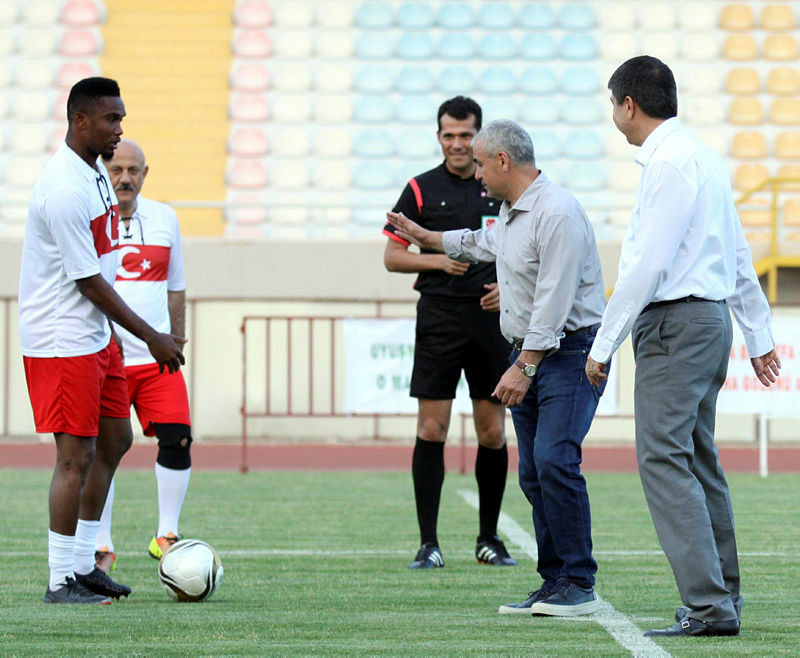 Eto'o yine gönülleri fethetti