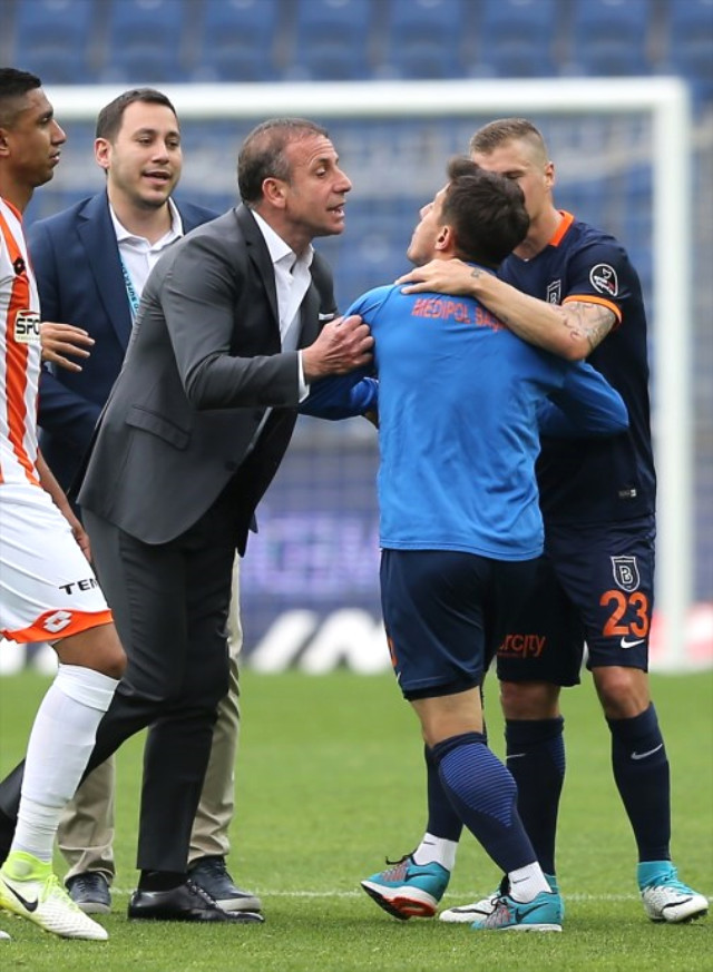 Emre Belözoğlu çıldırdı !