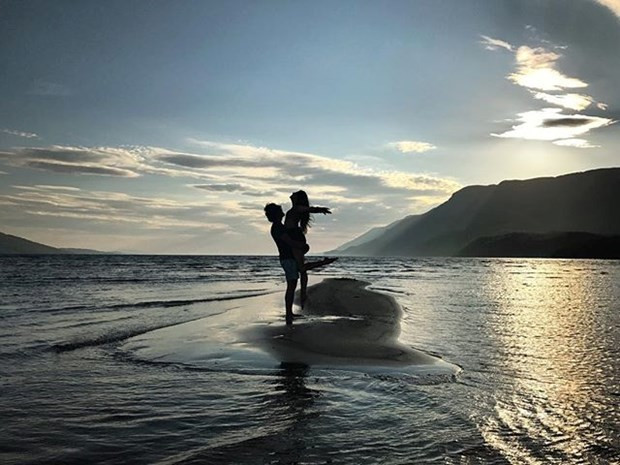 Oyunculuğa ara verdi, 32 ülke gezdi