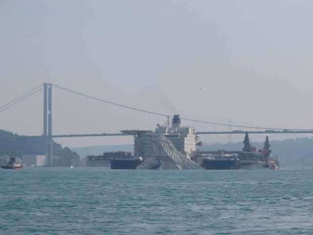 Dev gemi İstanbul Boğazı'ndan böyle geçti - Resim: 3