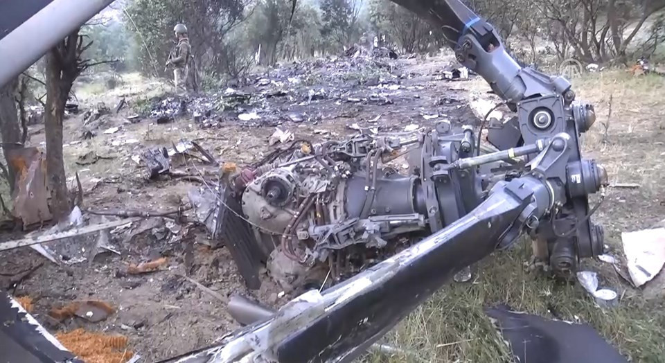 Şırnak'ta düşen helikopterin enkazı görüntülendi