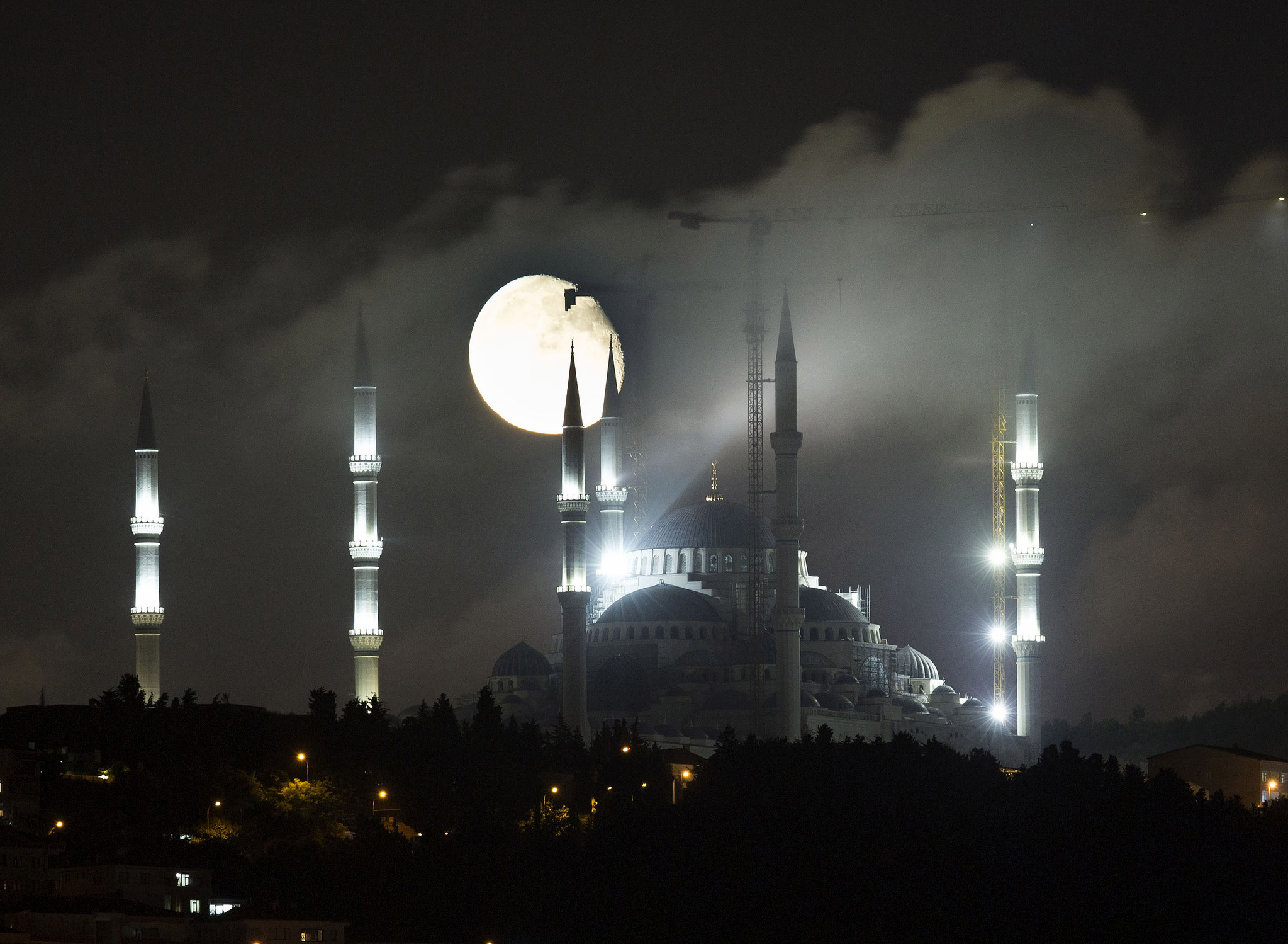 Çamlıca Camii'nde hayran bırakan görüntü