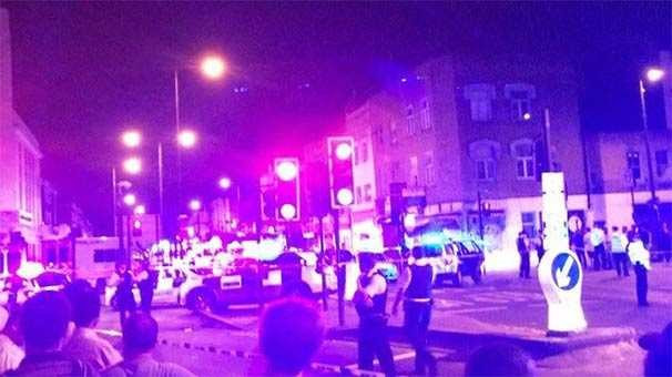 Londra'da minibüs teravih namazından çıkanları ezdi