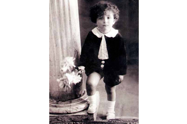 Ünlü isimlerin çocukluk fotoğrafları!