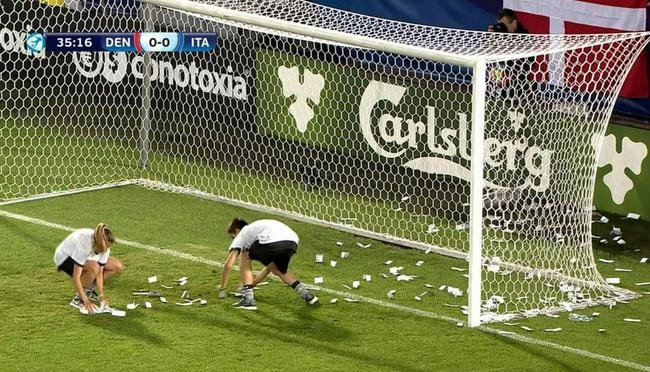 Donnarumma'ya şok tepki ! Sahte para attılar...