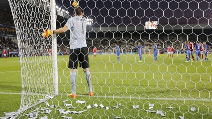 Donnarumma'ya şok tepki ! Sahte para attılar...
