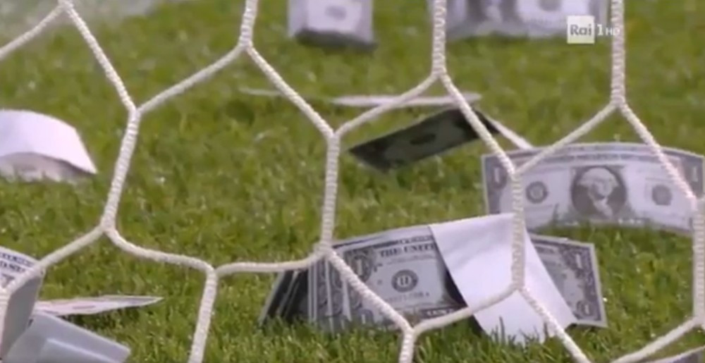 Donnarumma'ya şok tepki ! Sahte para attılar...