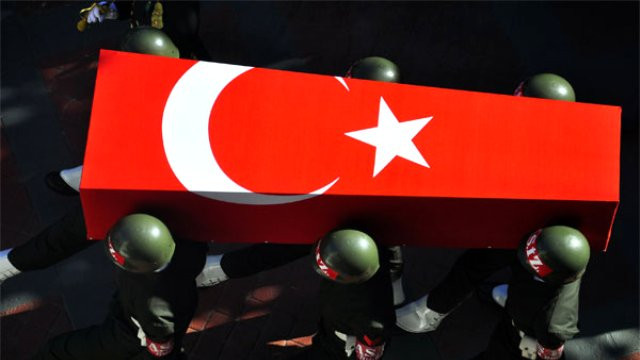 Diyarbakır'da 1 asker şehit oldu