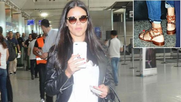 Adriana Lima tek başına ABD'ye döndü