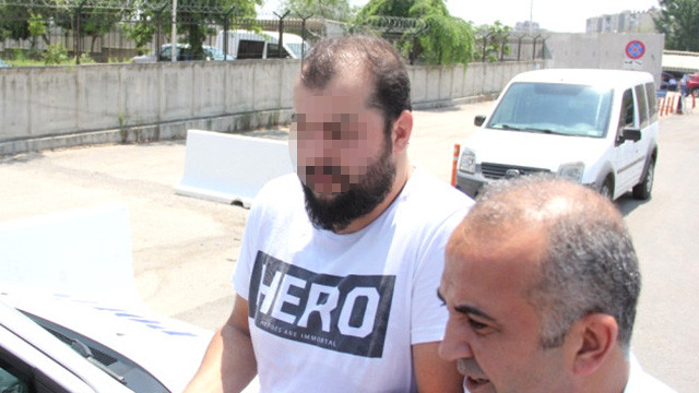 ''Hero'' tişörtüyle sınava giren kişi gözaltına alındı