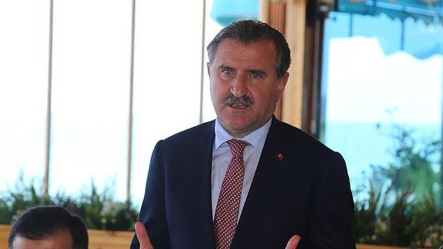 Osman Aşkın Bak: Bize düşen Fatih Terim'e...