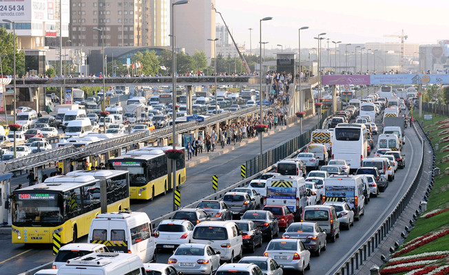İstanbul trafiğine çözüm için ''park et, devam et'' otoparkları geliyor