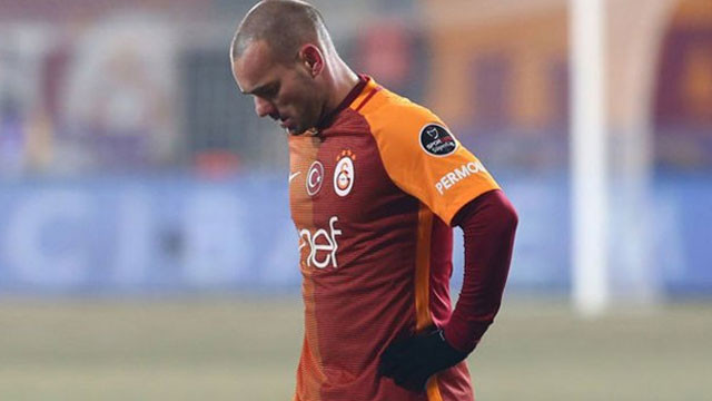 Galatasaray'da şok gelişme ! Sneijder...